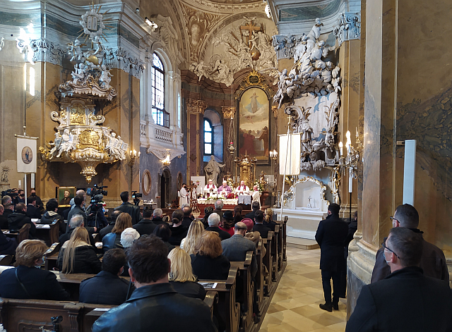 Eötvös József újratemetése Ercsiben.