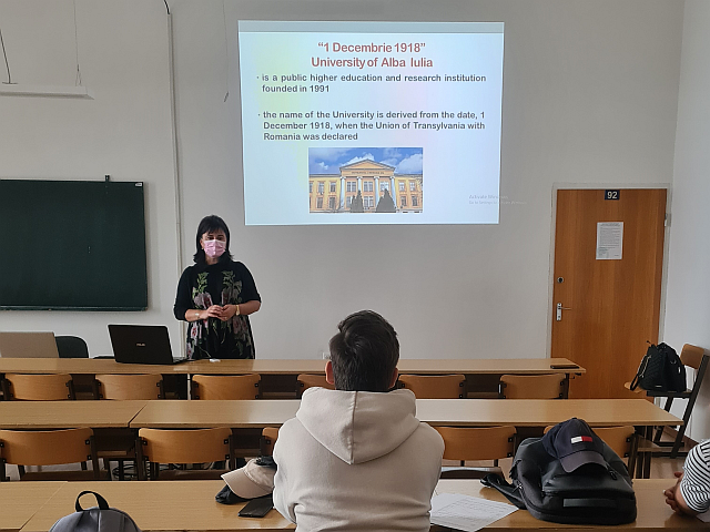 Vendégoktató által tartott előadás.