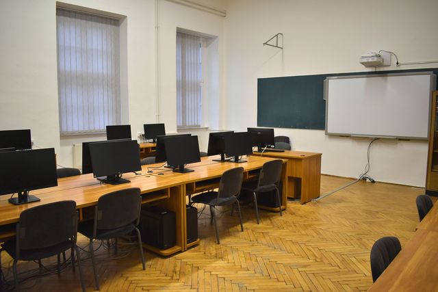 Informatikai infrastruktúra fejlesztése.