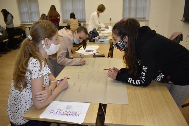 Hallgatók a foglalkozáson.