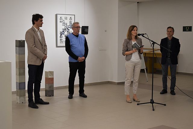 Szabó Áron szobrászművész kiállítása.