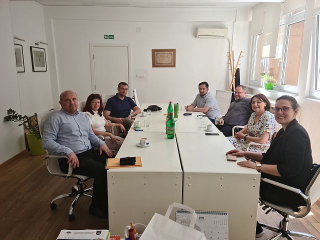 Kapcsolatápolás a külföldi partnerintézményekkel.