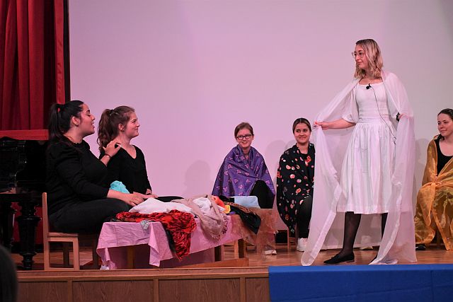 I. és II. éves óvodapedagógus hallgatók előadása.