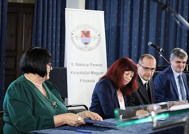 Együttműködési megállapodás a II. Rákóczi Ferenc Kárpátaljai Magyar Főiskolával.