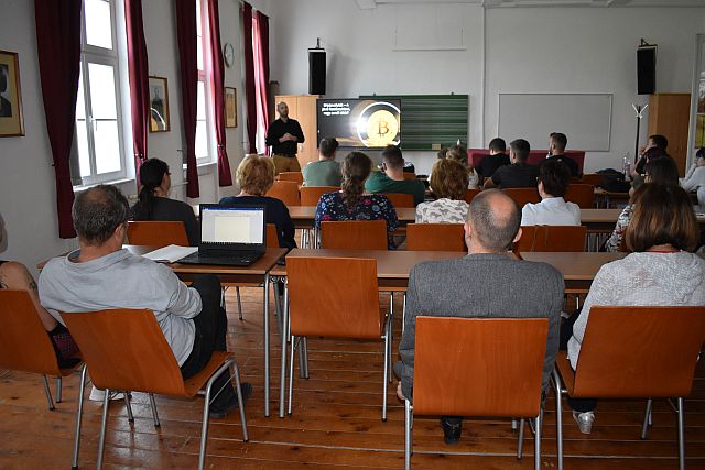 Hordósi Dániel előadása.