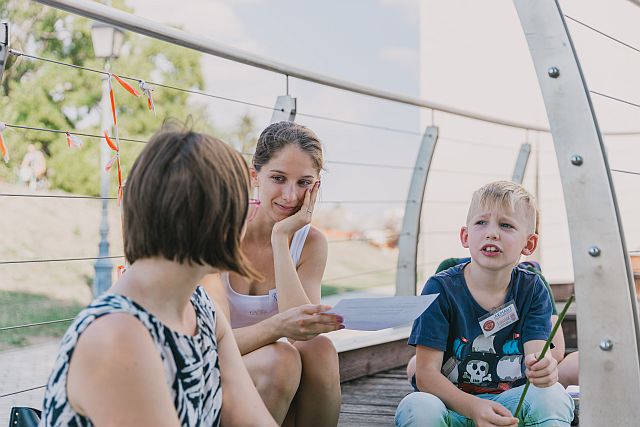 Játék a Duna mentén