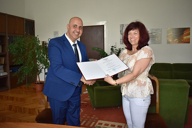 Mohamed Hady Mohamed Said Mahmoud Said Ahmed Saleh és az Eötvös József Főiskola rektora