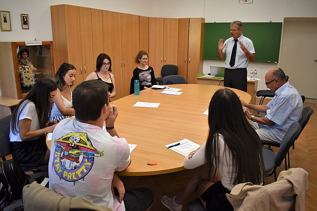 Előadáson vettek részt a hallgatók.