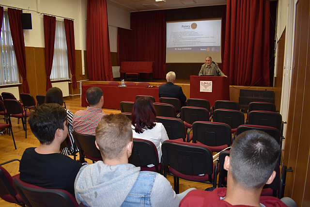 A Rotary Club Baja előadása.