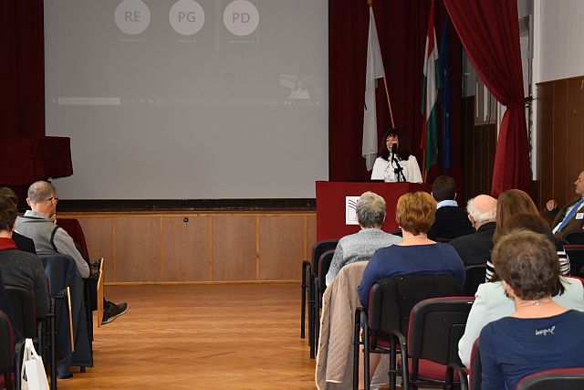 Dr. Szilágyiné dr. Szinger Ibolya rektor köszöntőbeszéde.