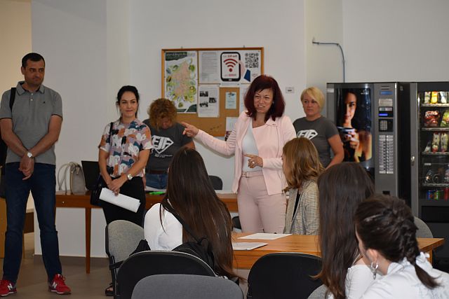 Dr. Szilágyiné dr. Szinger Ibolya rektor köszöntőbeszéde.