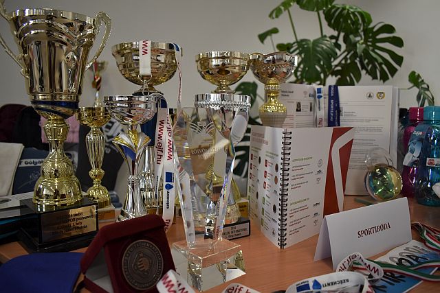 A Sportiroda elismerései.