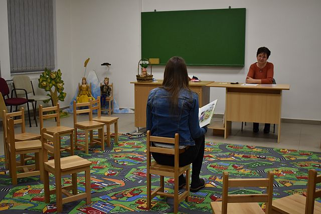 Dr. Kanizsai Mária beszédalkalmassági vizsgát tart.