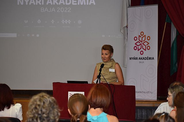 Dr. Szőcs Krisztina köszöntőbeszéde.