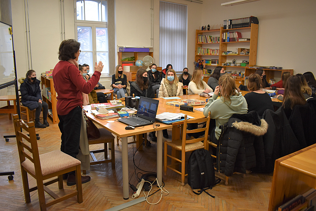 Nyílt órák látogatása.