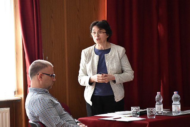 Manzné dr. Jäger Mónika főiskolai tanár zsűrizte a hallgatói előadásokat.