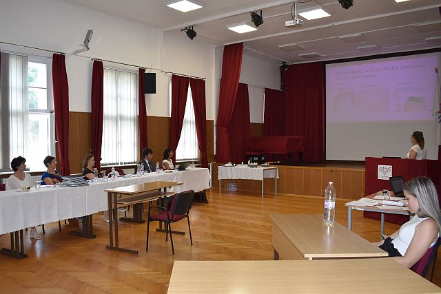 Nyári záróvizsga az EJF-en.