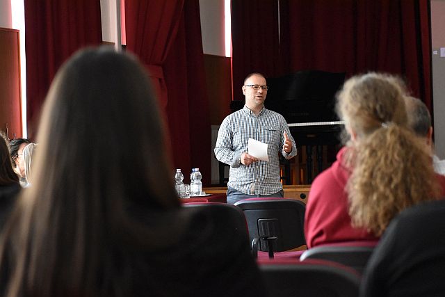 Dr. Bordás Sándor főiskolai docens is a zsűri tagja volt.