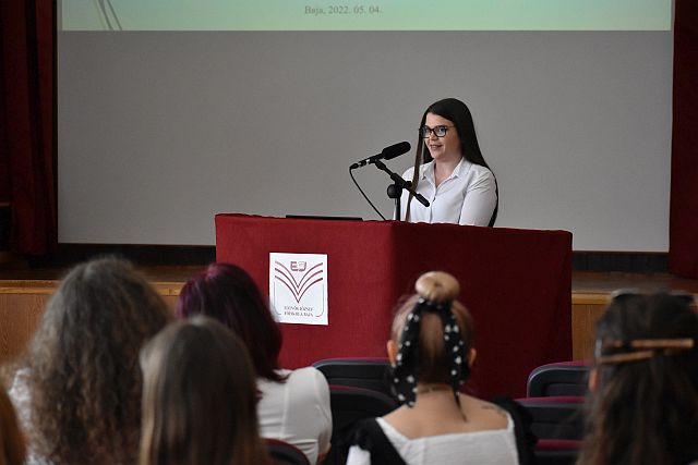 Jánosi Zsófia IV. évfolyamos tanító szakos hallgató.