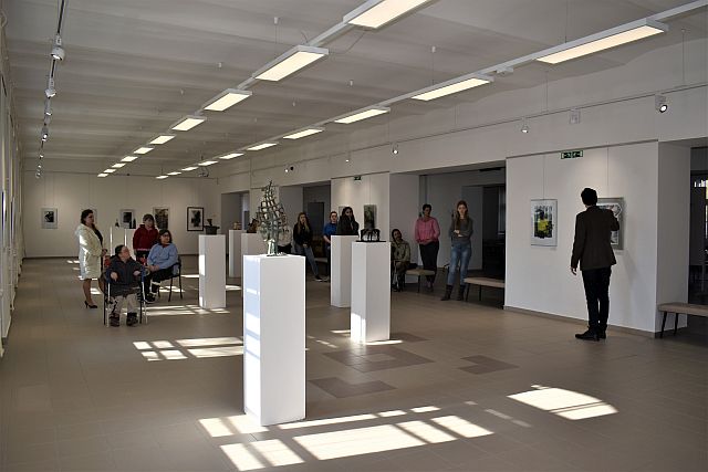 Tárlatvezetés a Kortárs Galériában.