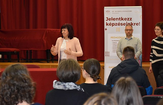 Dr. Szilágyiné dr. Szinger Ibolya rektor köszöntőbeszéde.
