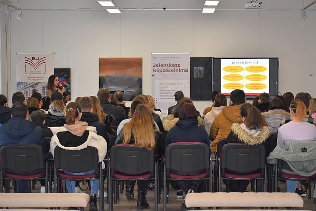 Harmadik alkalommal is sokan voltak kíváncsiak a főiskolára.