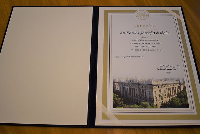 Az MNB elismerő oklevele.