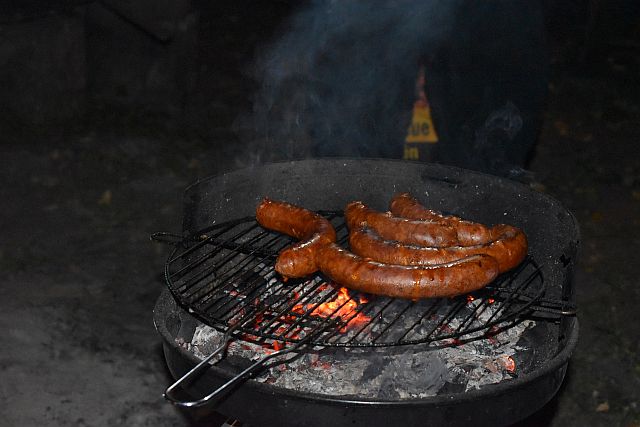 A hallgatókat a túra végén sütögetés várta.