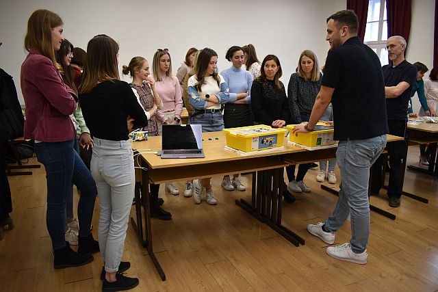 Az érdeklődők a LEGO Education módszertannal is megismerkedhettek.