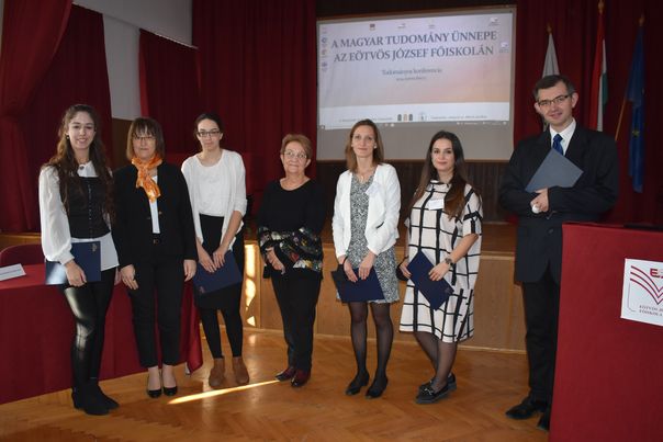 Az alkotói pályázat jutalmazottjai.