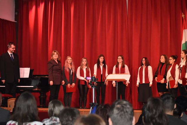 A hallgatók kulturális műsora.