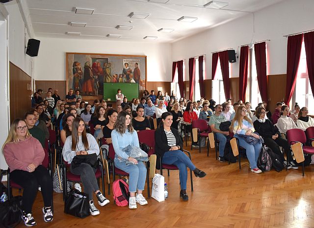 Irodalmi beszélgetés Kollár Árpáddal.