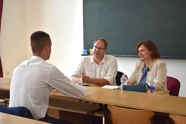 Alkalmassági vizsga és motivációs beszélgetés az EJF-en.