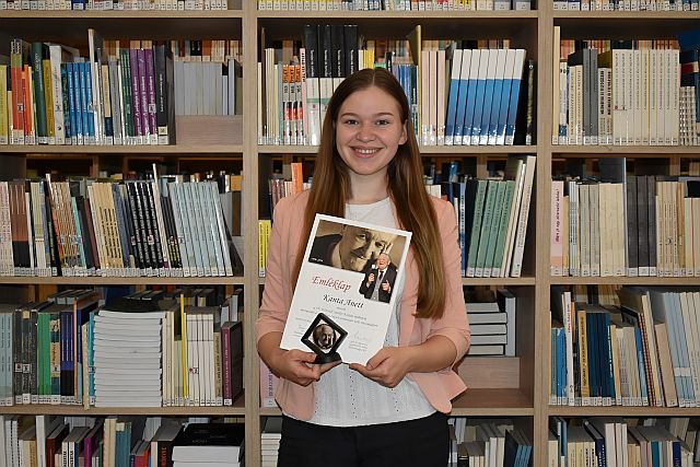 Kányádi Sándor versmondó és versillusztrációs verseny 