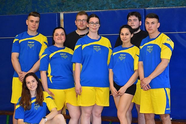 Az Eötvös József Főiskola csapata.