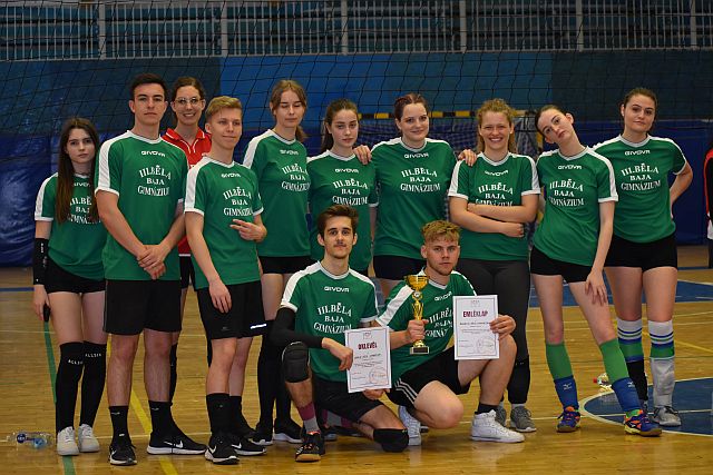 Második lett a Bajai III. Béla Gimnázium.