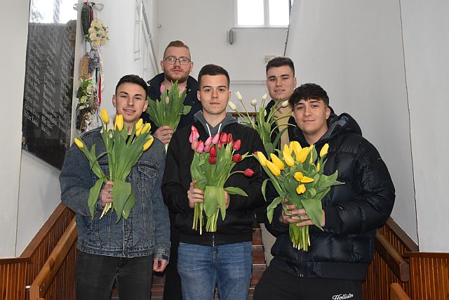 EJF-es hallgatók nőnapon