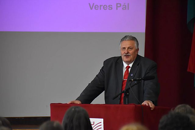 Veres Pál előadása az EJF-en.