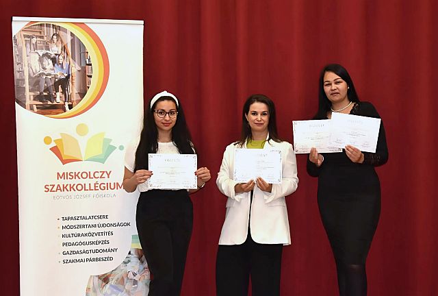 Az Ötágú síp versmondó és esszéíró versenyen szerepeltek hallgatóink.