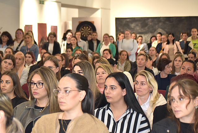 Alkalmassági vizsgák és motivációs beszélgetések az EJF-en.