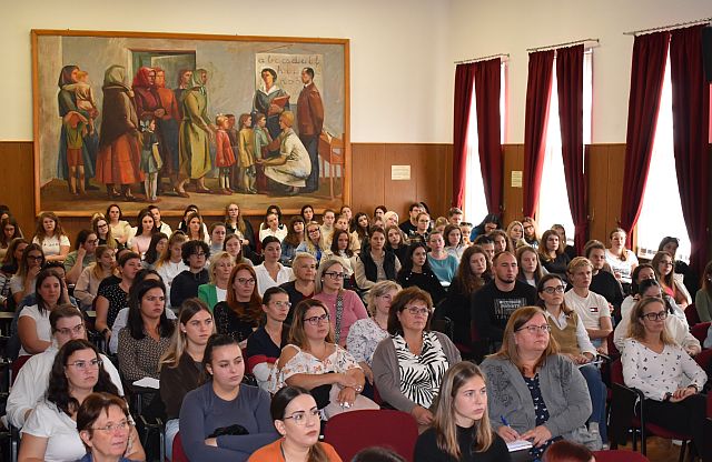 Prof. dr. Gyarmathy Éva tartott előadást az EJF-en.