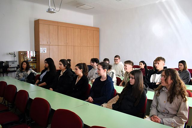 Bélás diákok a főiskolán