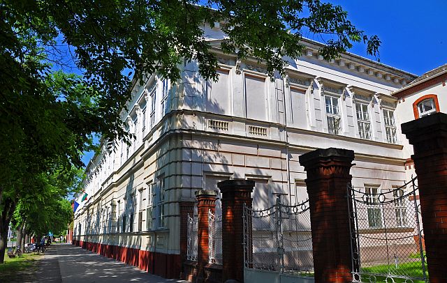 Az EJF egyik épülete.