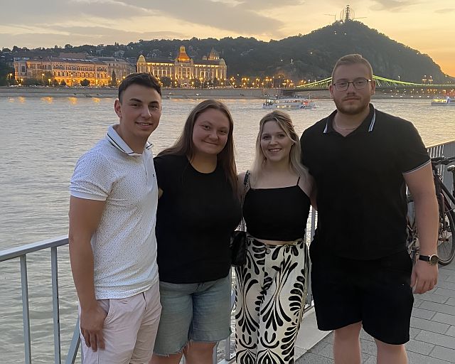 Az Eötvös József Főiskola HSUP csapata Budapesten.