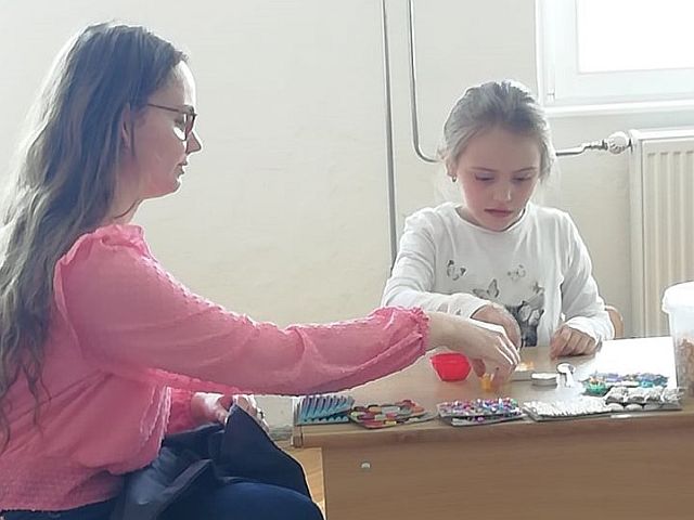 Hallgatónk egy hét éves kislánnyal.