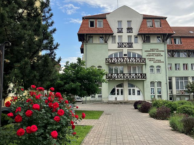 Az egyetem Nagyváradon.
