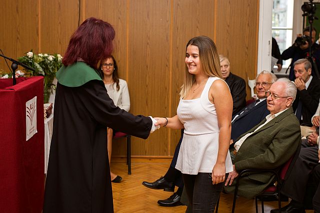 Az elsőéves hallgatók főiskolai polgárrá fogadása.