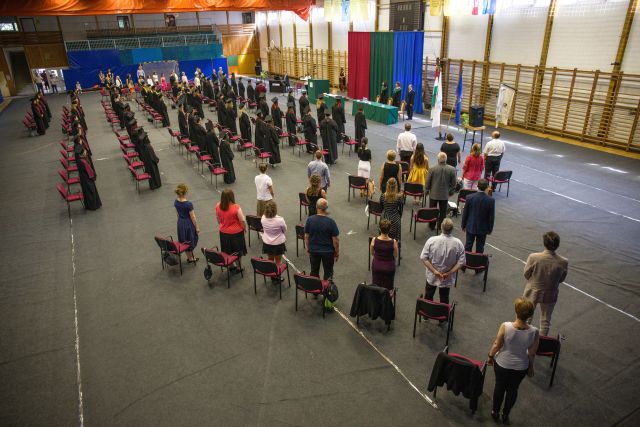 Diplomaátadó ünnepség a Dr. Pósta Sándor Sportcsarnokban