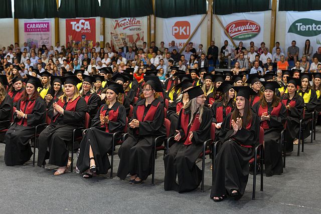 2025. évi nyári diplomaátadó ünnepség az EJF-en.