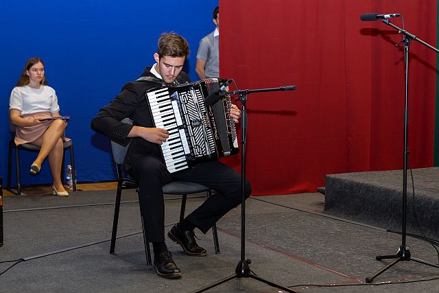 2025. évi nyári diplomaátadó ünnepség az EJF-en.